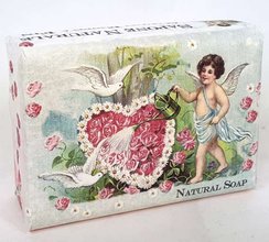 Luxusní přírodní mýdlo 200g s vůní balené - Natural Soap (anděl zalévá růžové srdce)