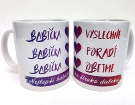 Porcelnov bl hrnek s celo obtiskem - Babika vyslechne, porad, obejme