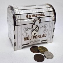 Pokladna truhla devn bl s npisem - A se nco podl - Mj poklad