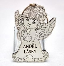 Dřevěný andílek dítě na zavěšení 10cm s nápisem - ANDĚL LÁSKY