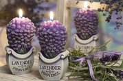 Svíčka Lavender Boutique bukiet 140mm v celofánu