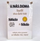 Devn deska max 20x30cm bl s 3D npisem - U NS DOMA bydl dva dal lid