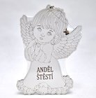 Dřevěný andílek dítě na zavěšení 19cm s nápisem - ANDĚL ŠTĚSTÍ